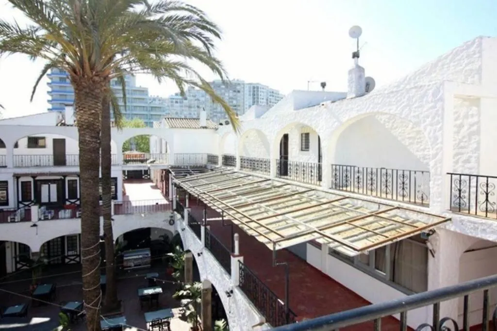 شقة Appartement A إمبوريابرافا